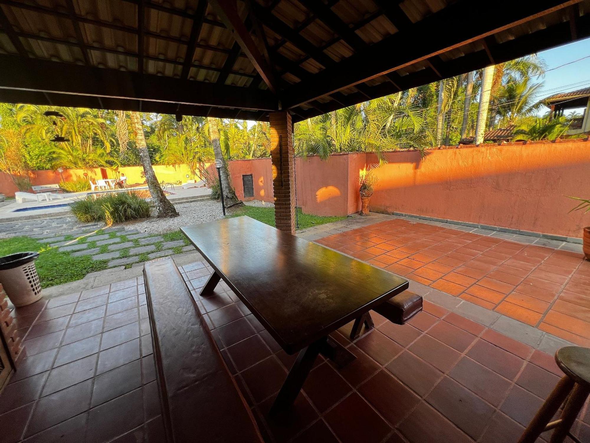 Casa Com Piscina Em H1