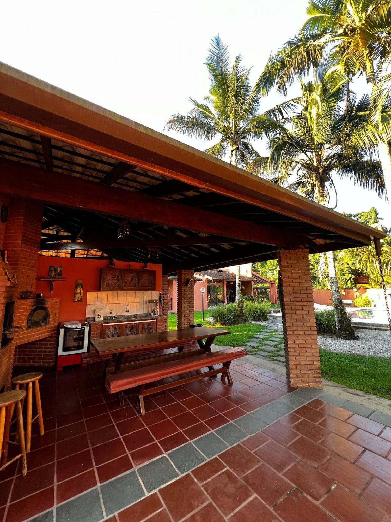 Casa Com Piscina Em H1 *