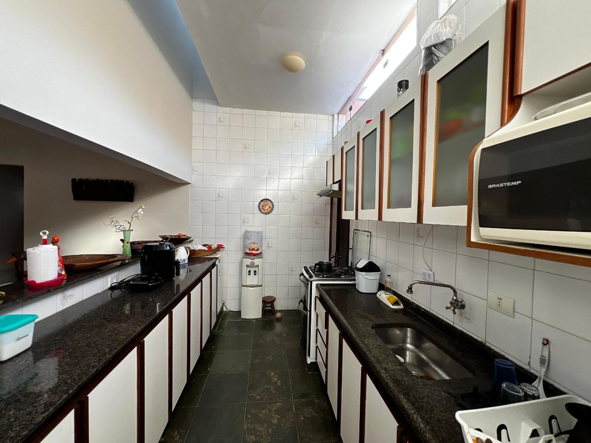 Casa Com Piscina Em H1 *