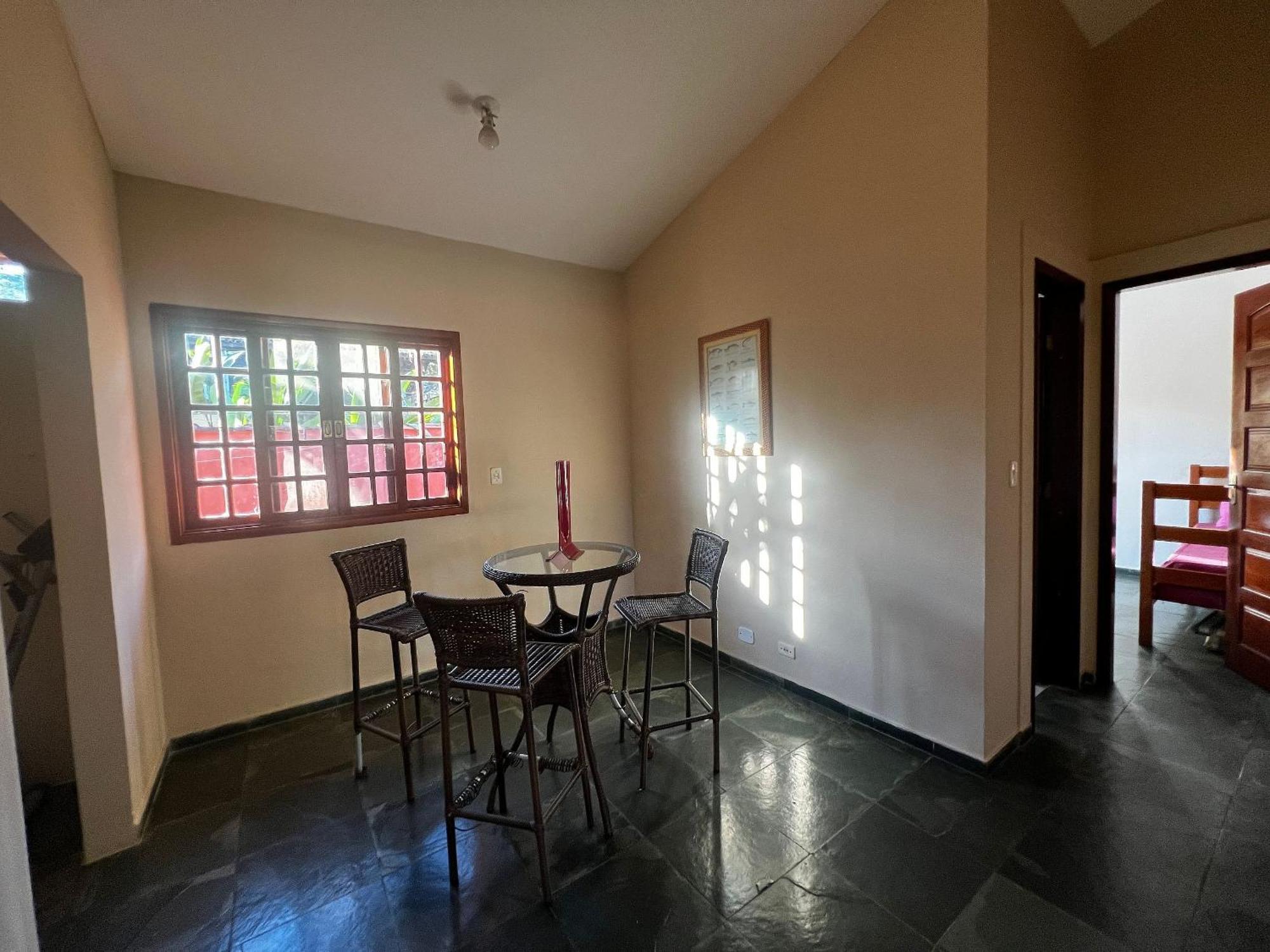Casa Com Piscina Em H1 *