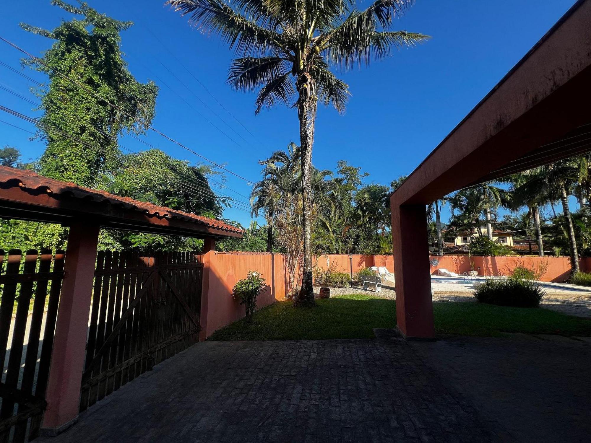 Casa Com Piscina Em H1 * Ubatuba