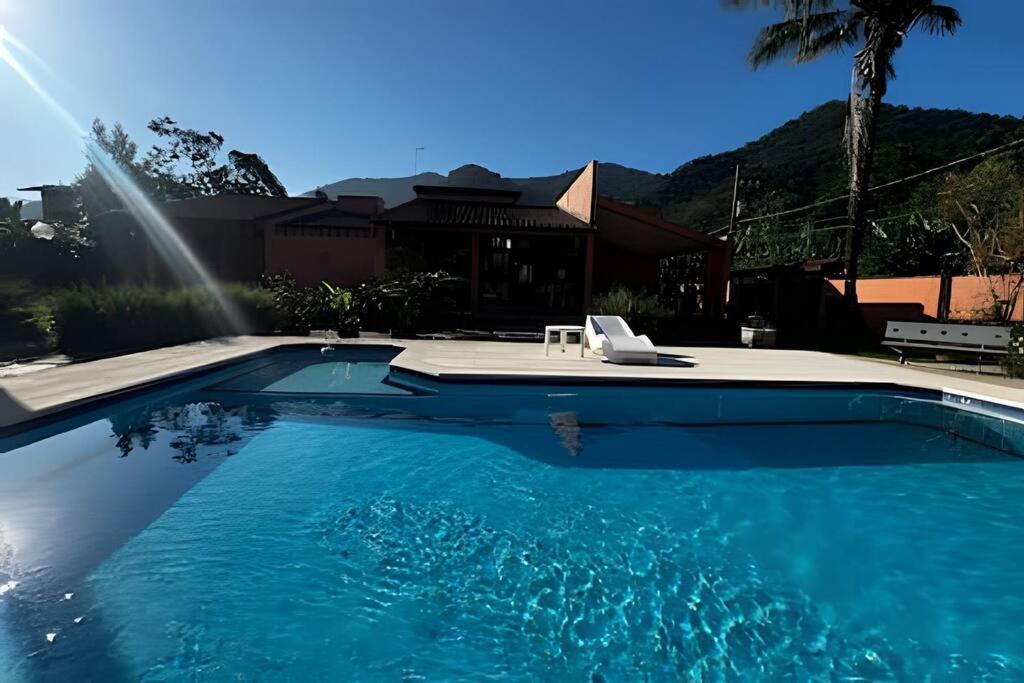 Casa Com Piscina Em H1
