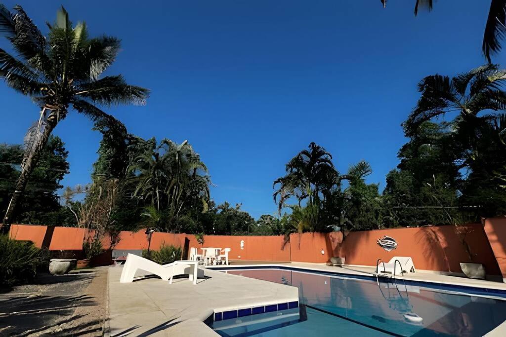 Casa Com Piscina Em H1
