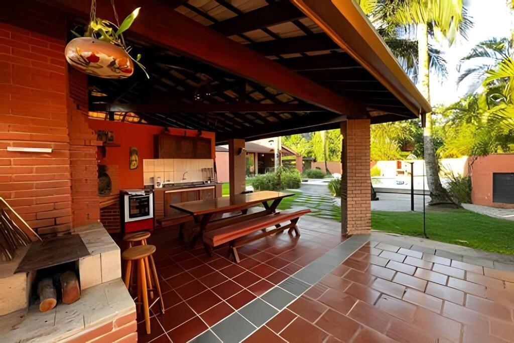 Casa Com Piscina Em H1